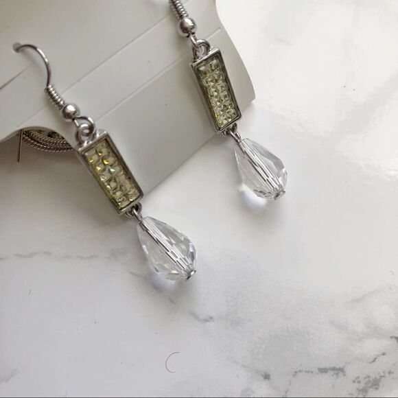 2/$30 Silver Crystal Layered Strand Necklace w matching dangle drop earring Set - Picture 3 of 3